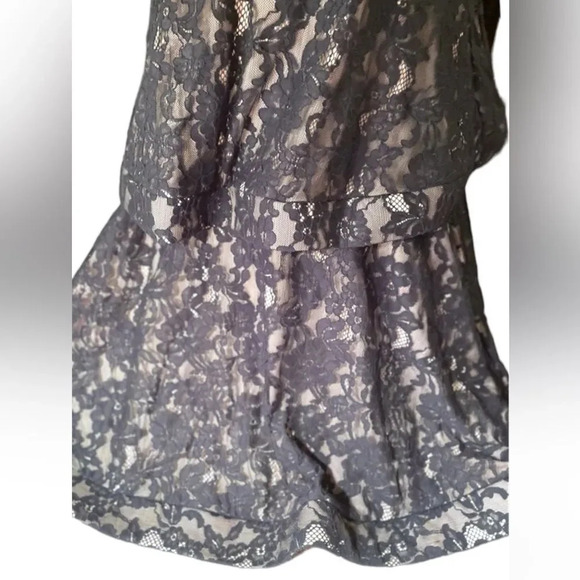 BLACK LACE OVERLAY FLOOR LENGTH TEIRED RUFFLED MERMAID GOWN BY WINDSOR SIZE L - Picture 6 of 14